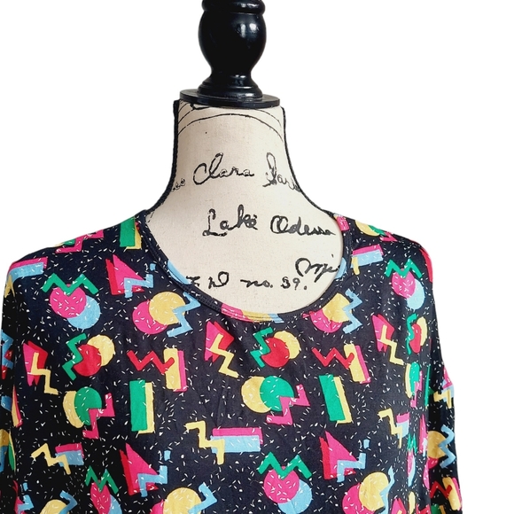 NWT LulaRoe Irma Geometric Tunic Top Short Sleeve XS - Picture 4 of 8